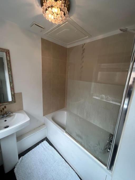 Perfect Home From Home In Stoke On Trent Etruria Екстериор снимка